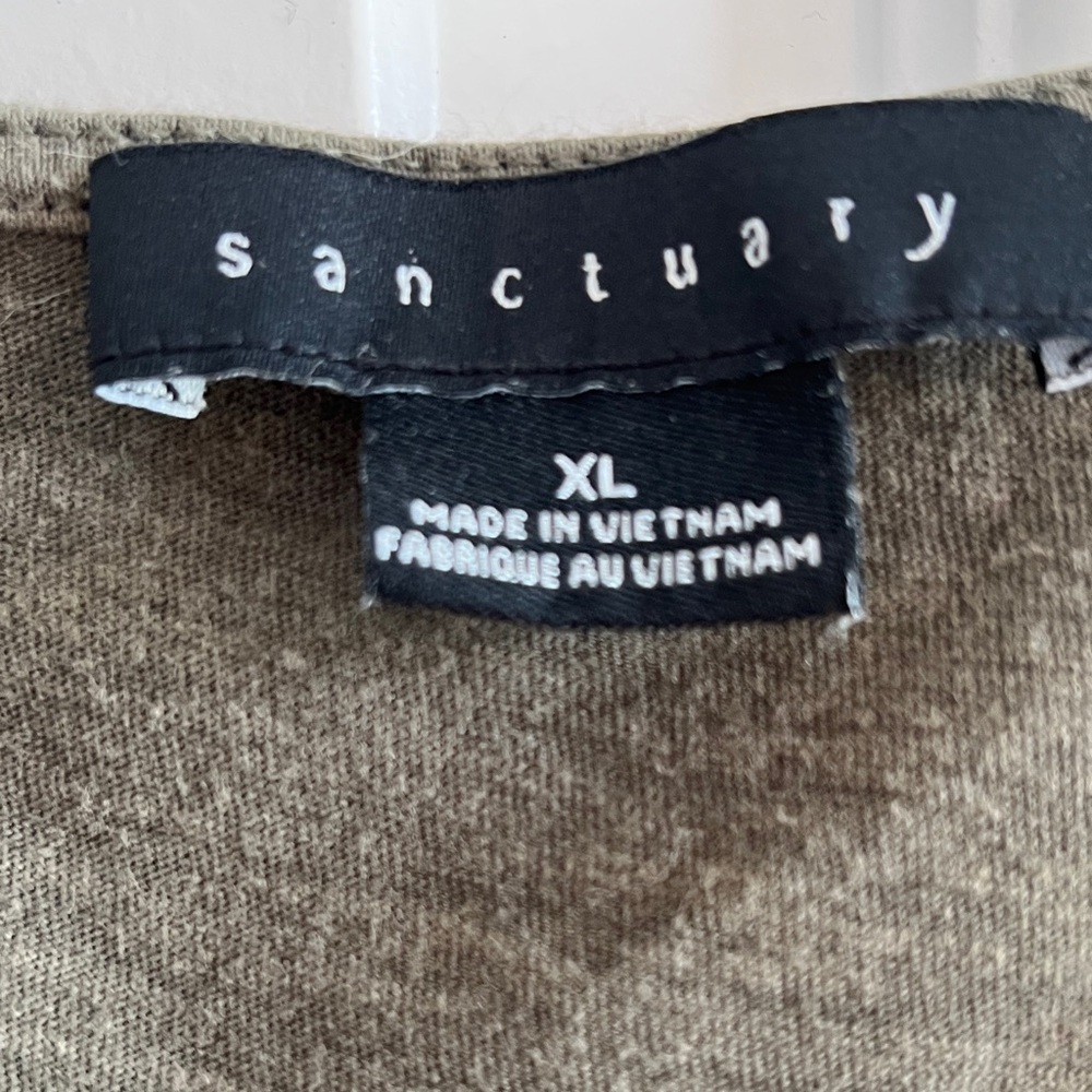 Sanctuary Co. Olive Button-Front Tank Top - Picture 2 of 3